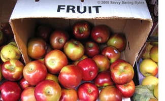 apples-fruitstand-display apples-fruitstand-display