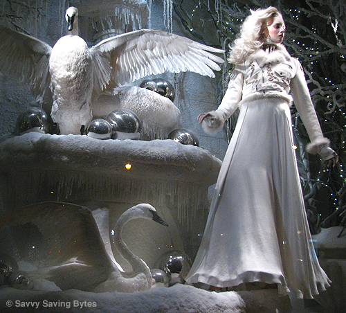 Ralph Lauren Christmas Window a la Dr. Zhivago