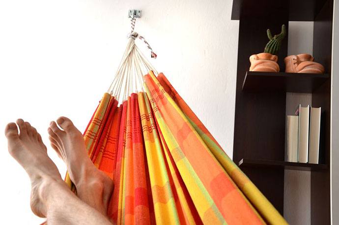 how to hang a hammock indoors without damaging walls